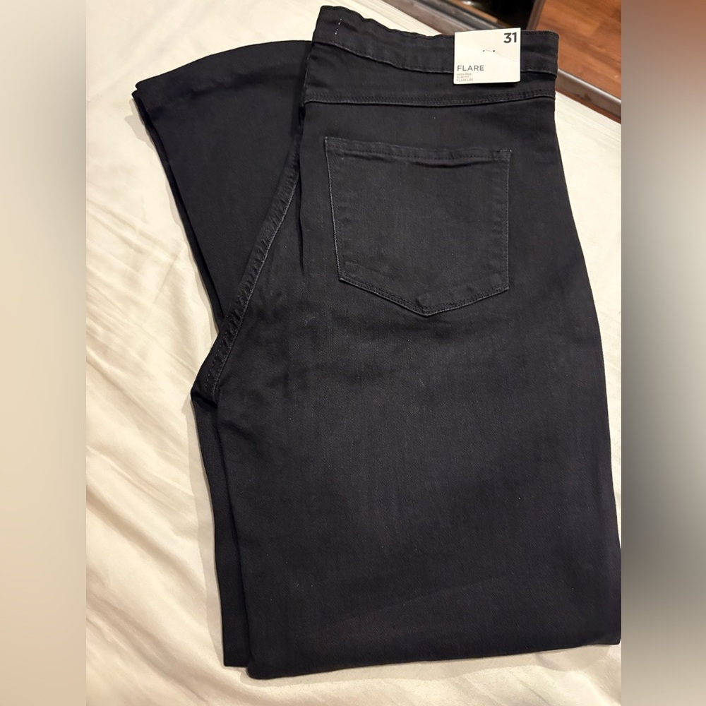 Forever21 Black Flare High Rise Jeans size 31